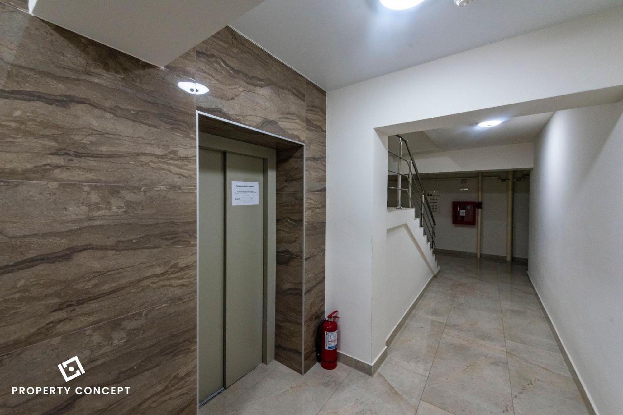 922 Apartment *